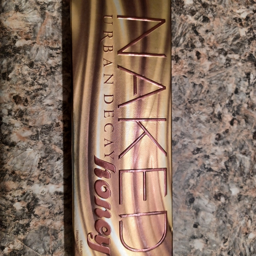 New Urban Decay Honey Eyeshadow Pallette